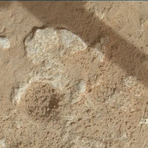 Sol 3648: Mars Hand Lens Imager (MAHLI)