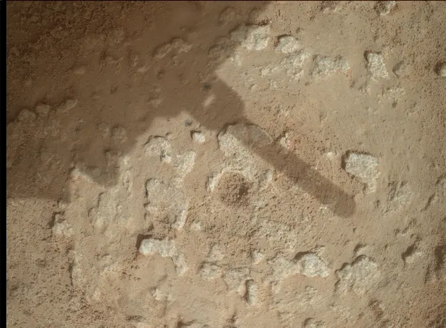 Sol 3648: Mars Hand Lens Imager (MAHLI)