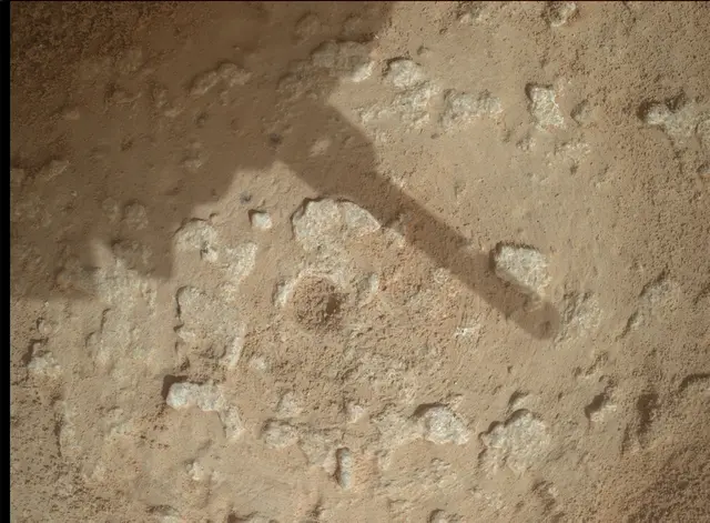 Sol 3648: Mars Hand Lens Imager (MAHLI)