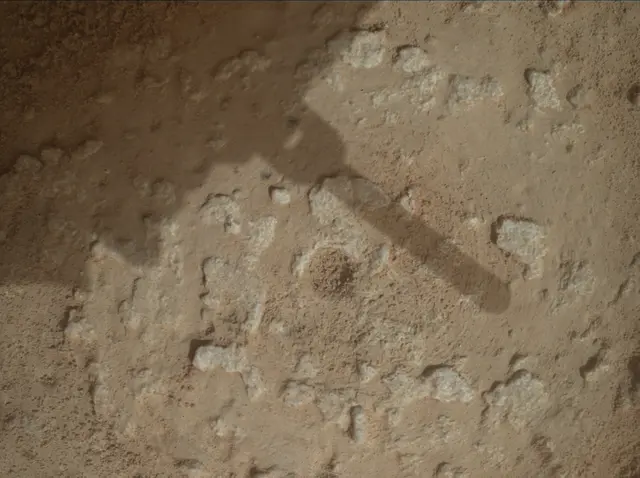 Sol 3648: Mars Hand Lens Imager (MAHLI)