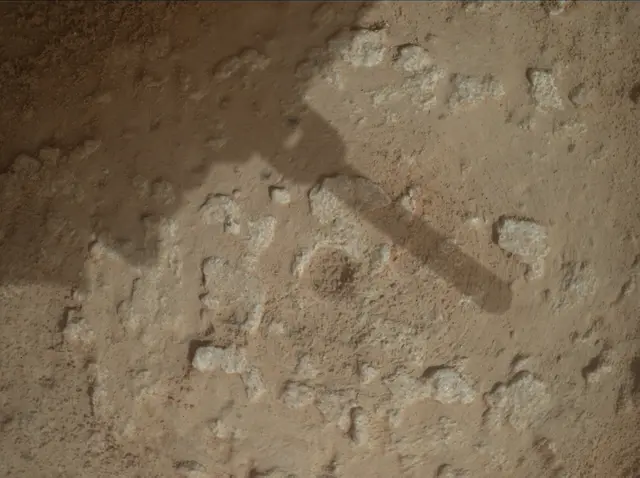 Sol 3648: Mars Hand Lens Imager (MAHLI)