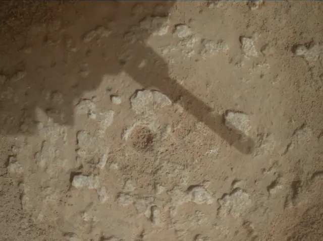 Sol 3648: Mars Hand Lens Imager (MAHLI)