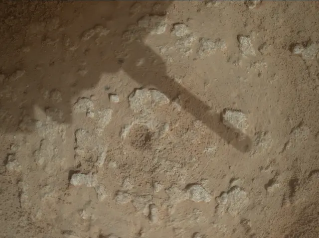 Sol 3648: Mars Hand Lens Imager (MAHLI)