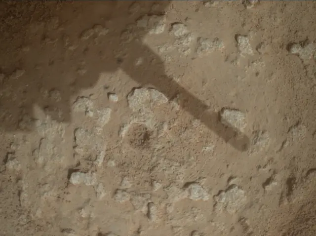 Sol 3648: Mars Hand Lens Imager (MAHLI)