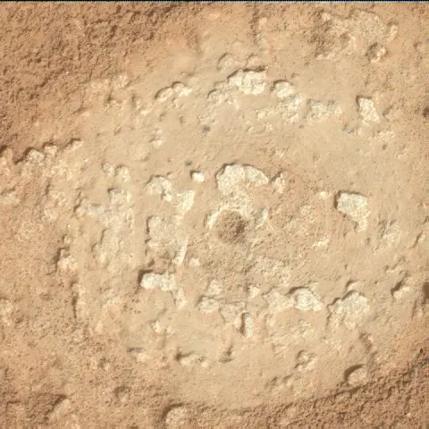 Sol 3648: Mars Hand Lens Imager (MAHLI)