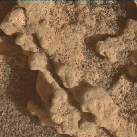 Sol 3648: Mars Hand Lens Imager (MAHLI)