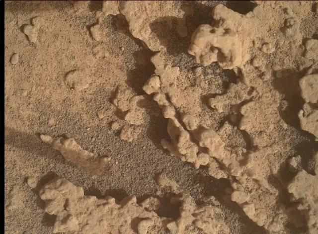 Sol 3648: Mars Hand Lens Imager (MAHLI)
