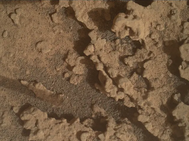 Sol 3648: Mars Hand Lens Imager (MAHLI)