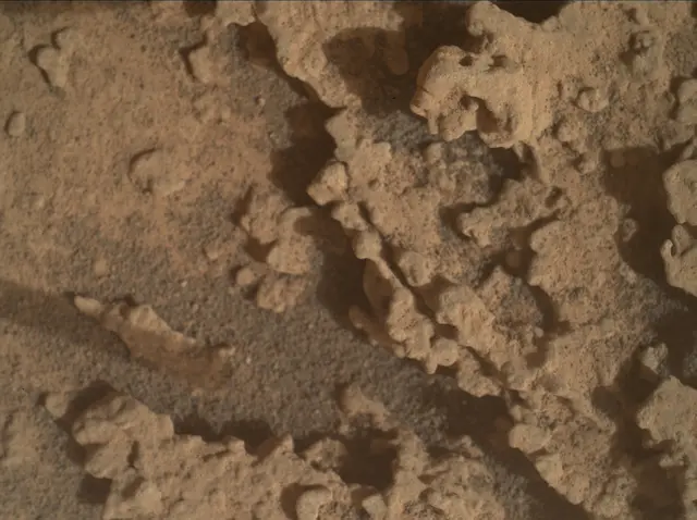 Sol 3648: Mars Hand Lens Imager (MAHLI)
