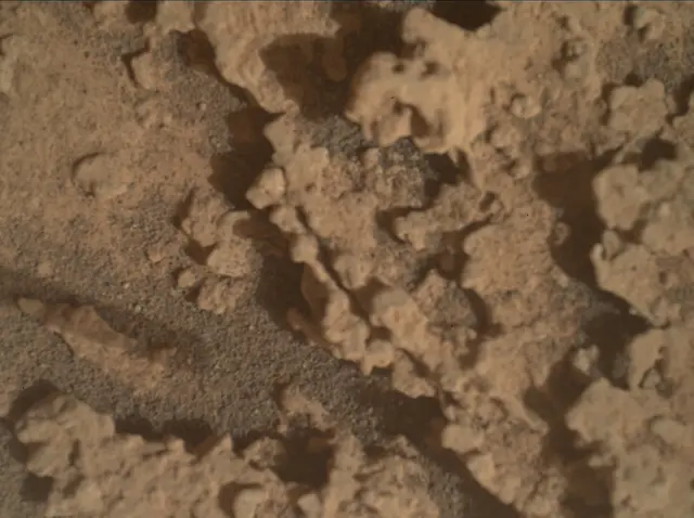 Sol 3648: Mars Hand Lens Imager (MAHLI)
