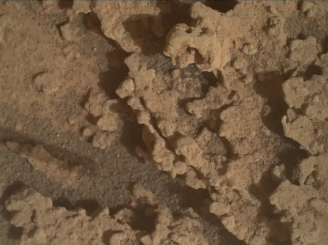 Sol 3648: Mars Hand Lens Imager (MAHLI)