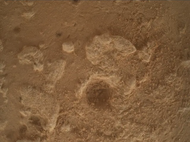 Sol 3648: Mars Hand Lens Imager (MAHLI)