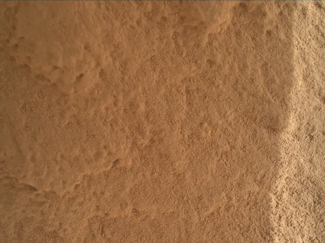 Sol 3650: Mars Hand Lens Imager (MAHLI)
