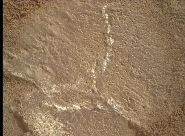 Sol 3650: Mars Hand Lens Imager (MAHLI)