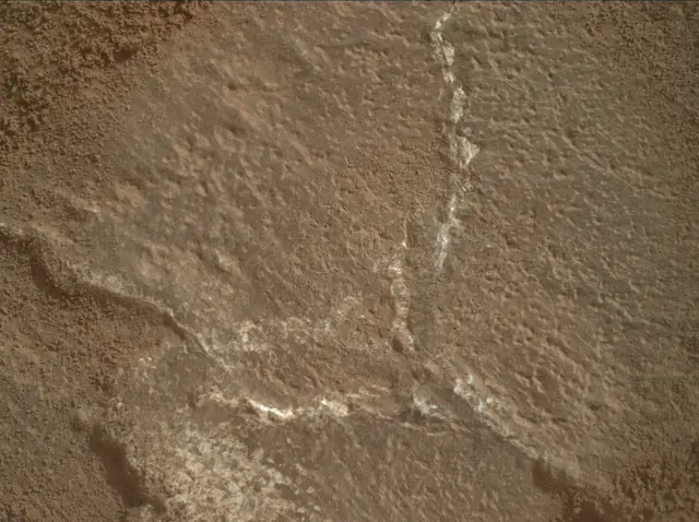 Sol 3650: Mars Hand Lens Imager (MAHLI)