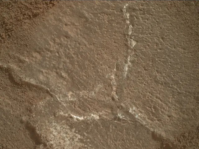 Sol 3650: Mars Hand Lens Imager (MAHLI)