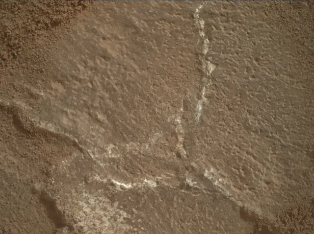 Sol 3650: Mars Hand Lens Imager (MAHLI)