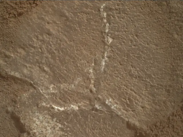 Sol 3650: Mars Hand Lens Imager (MAHLI)