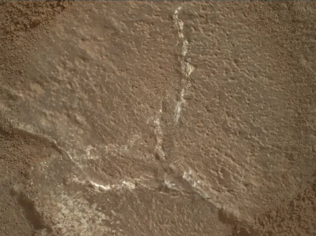 Sol 3650: Mars Hand Lens Imager (MAHLI)