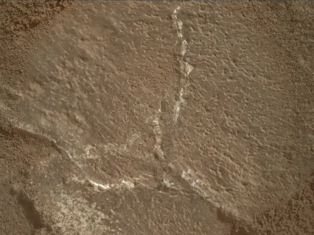 Sol 3650: Mars Hand Lens Imager (MAHLI)