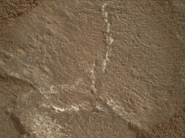 Sol 3650: Mars Hand Lens Imager (MAHLI)