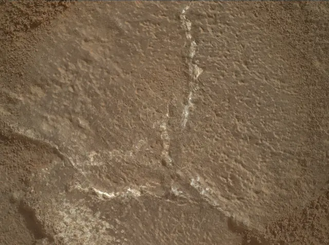 Sol 3650: Mars Hand Lens Imager (MAHLI)