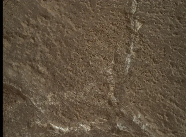 Sol 3650: Mars Hand Lens Imager (MAHLI)