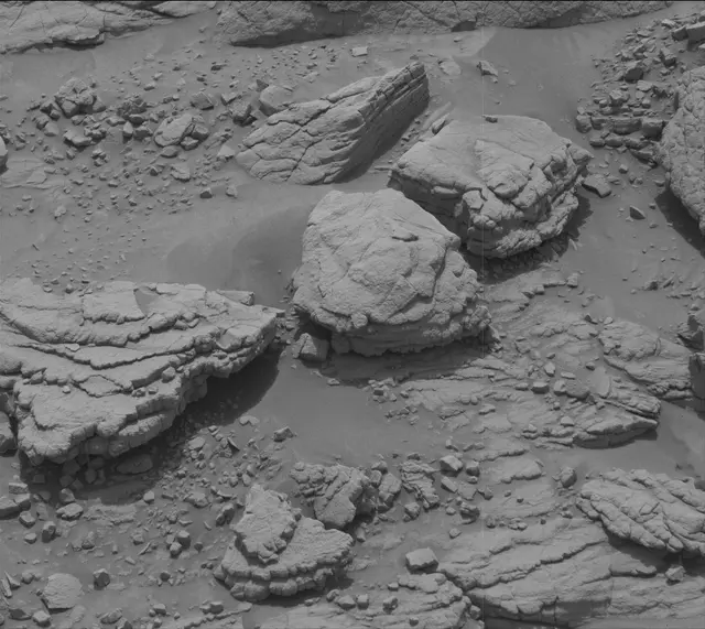 Sol 3651: Mast Camera (Mastcam)