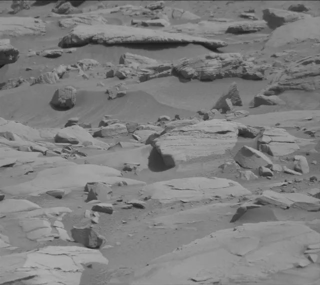 Sol 3651: Mast Camera (Mastcam)