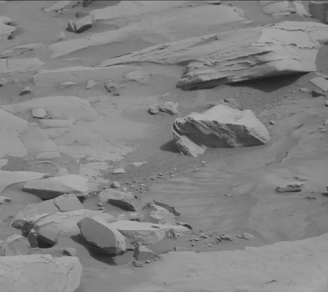 Sol 3651: Mast Camera (Mastcam)
