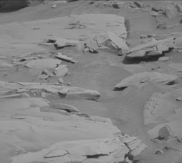 Sol 3651: Mast Camera (Mastcam)