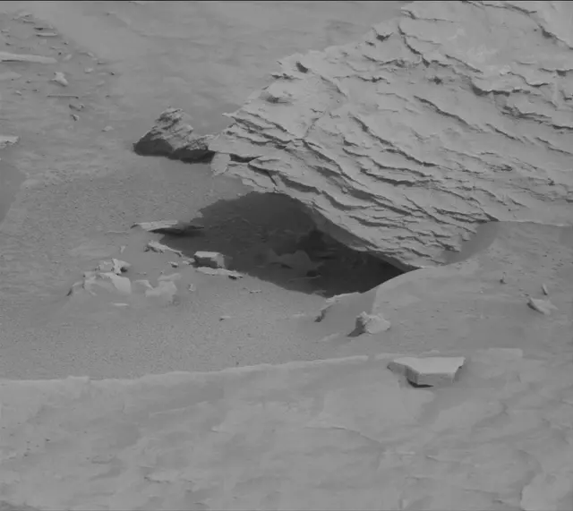 Sol 3651: Mast Camera (Mastcam)