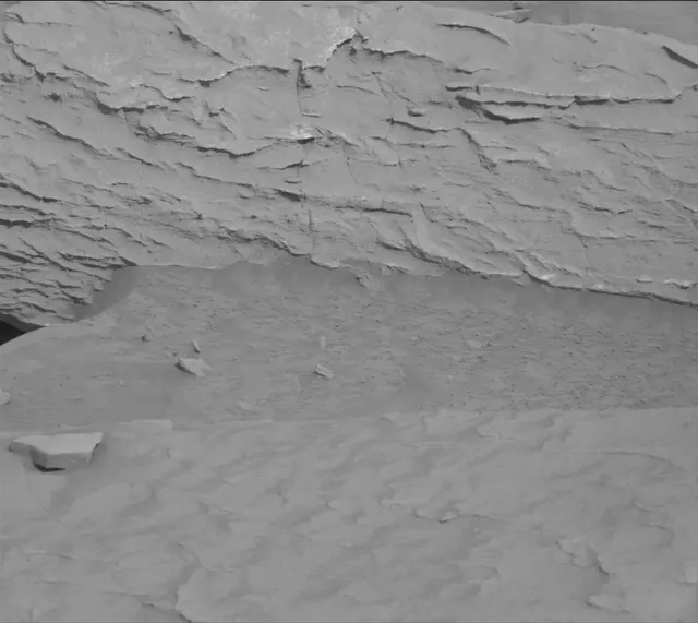 Sol 3651: Mast Camera (Mastcam)