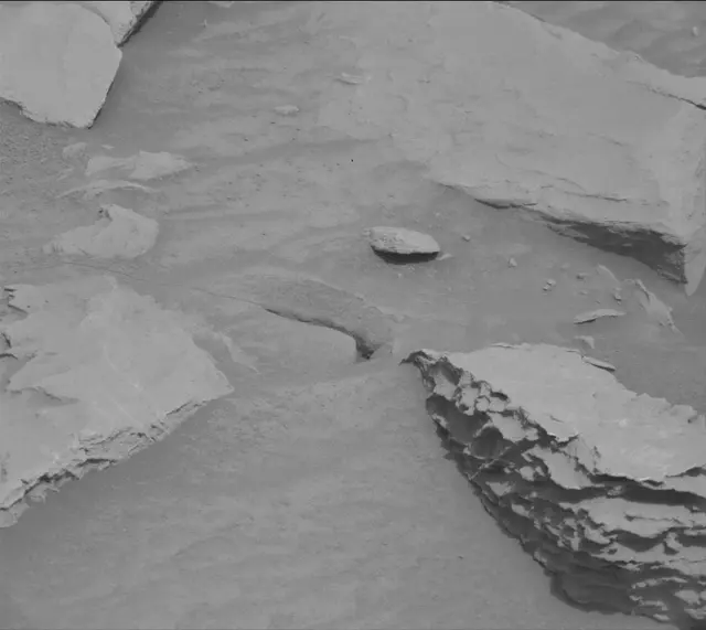 Sol 3651: Mast Camera (Mastcam)