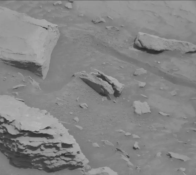 Sol 3651: Mast Camera (Mastcam)