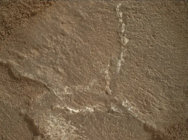 Sol 3651: Mars Hand Lens Imager (MAHLI)