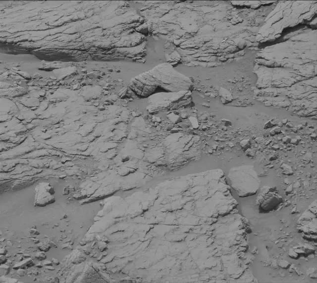 Sol 3653: Mast Camera (Mastcam)