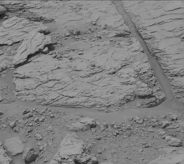 Sol 3653: Mast Camera (Mastcam)
