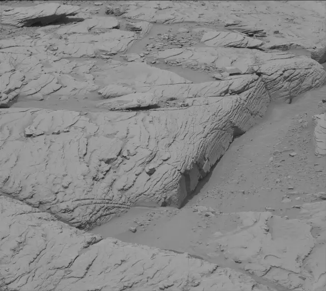 Sol 3653: Mast Camera (Mastcam)