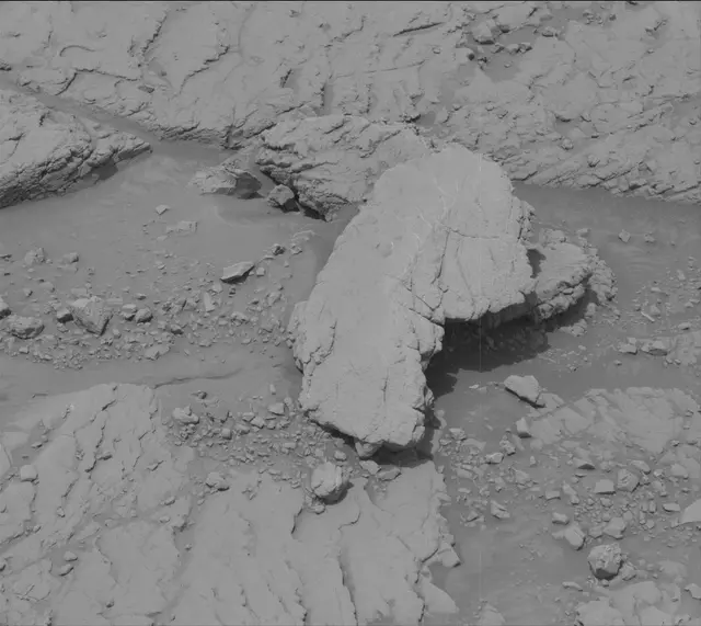 Sol 3653: Mast Camera (Mastcam)