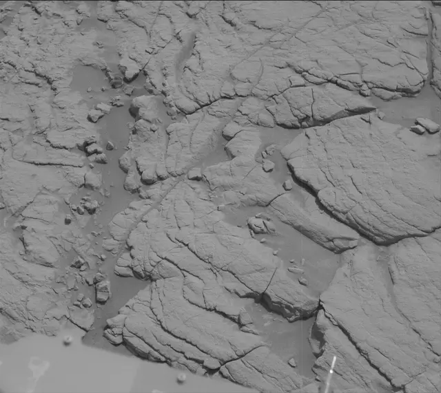 Sol 3653: Mast Camera (Mastcam)