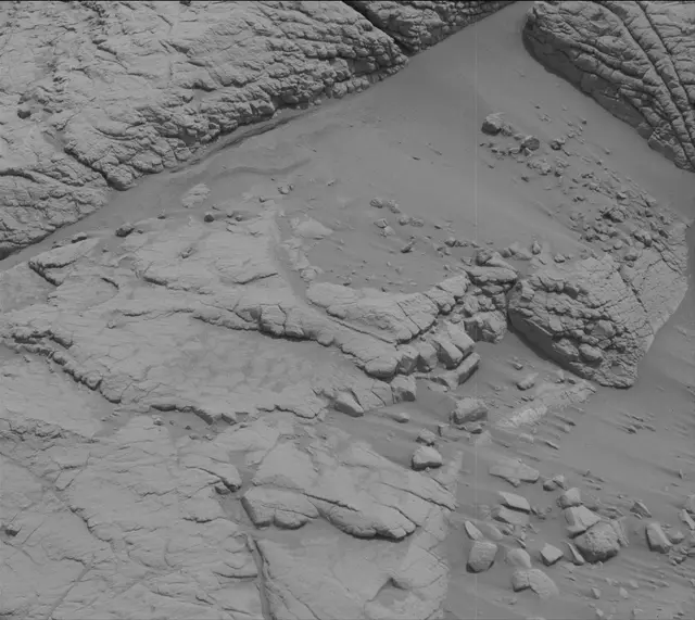Sol 3653: Mast Camera (Mastcam)