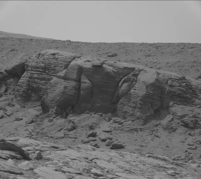 Sol 3653: Mast Camera (Mastcam)