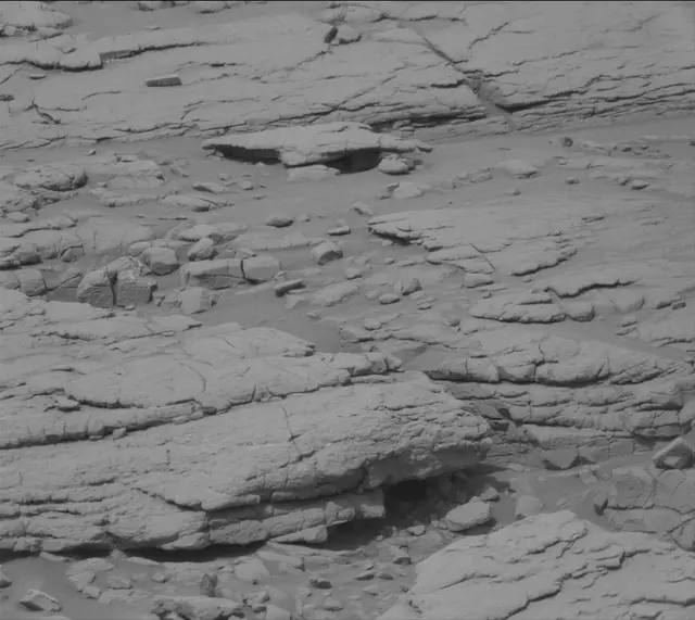Sol 3653: Mast Camera (Mastcam)