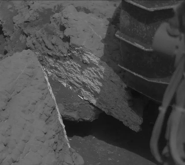 Sol 3653: Mast Camera (Mastcam)