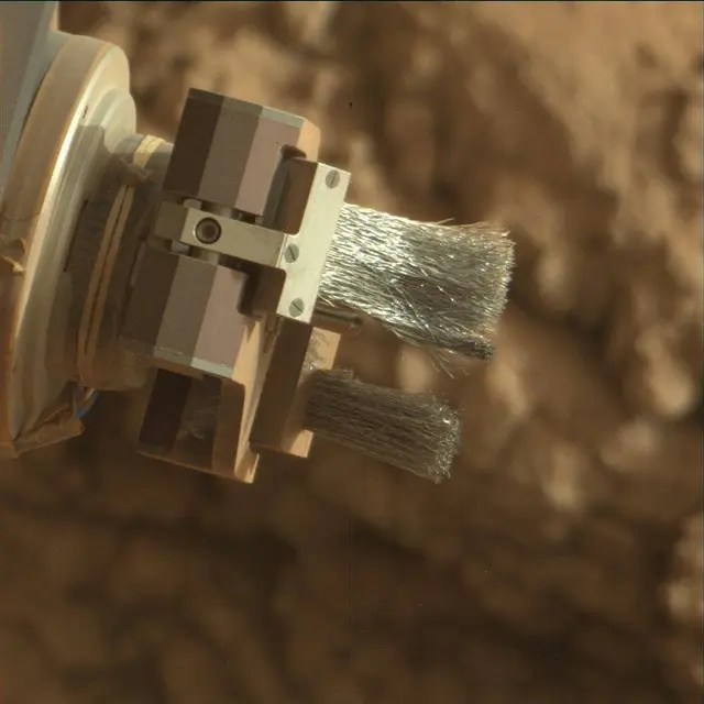 Sol 3657: Mast Camera (Mastcam)