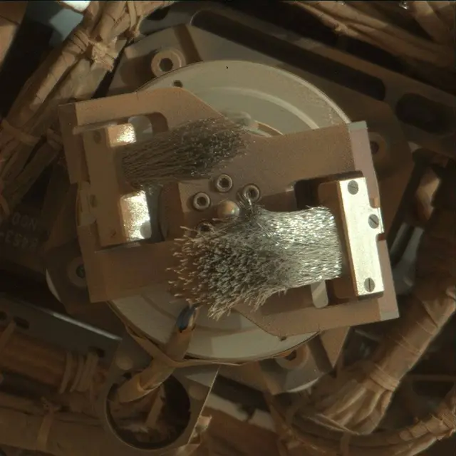 Sol 3657: Mast Camera (Mastcam)
