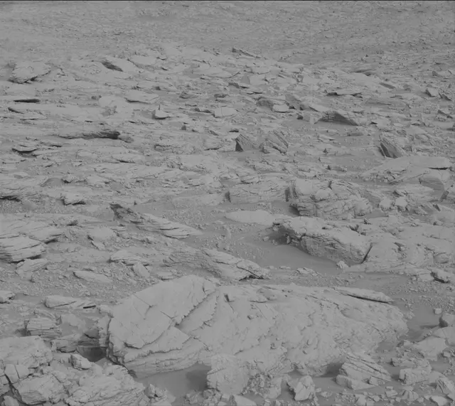 Sol 3658: Mast Camera (Mastcam)