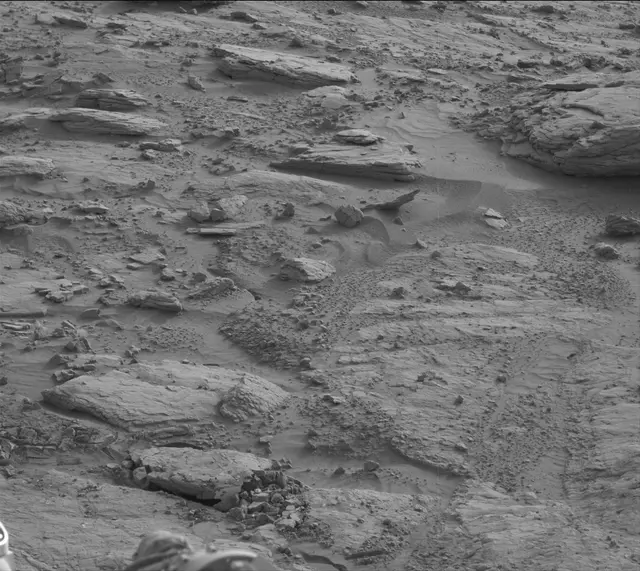 Sol 3658: Mast Camera (Mastcam)