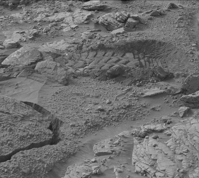 Sol 3658: Mast Camera (Mastcam)